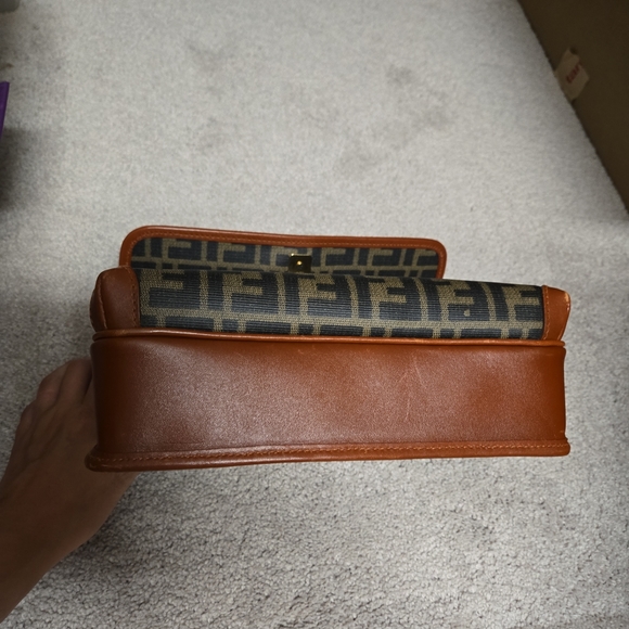 Fendi Zucca Messenger bag - Picture 6 of 9